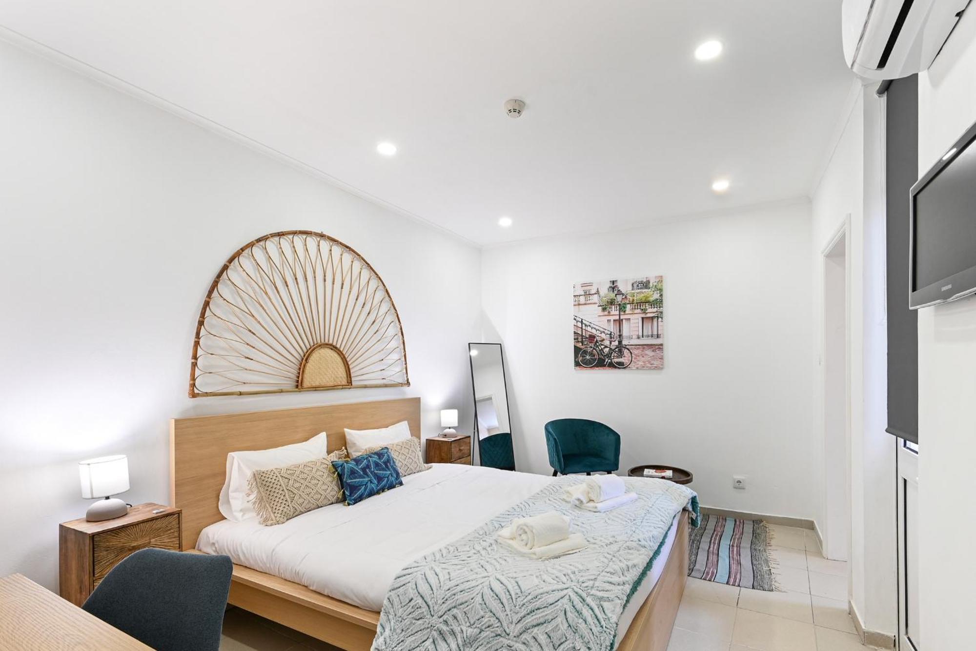 Double Room,1590897835:JPEG